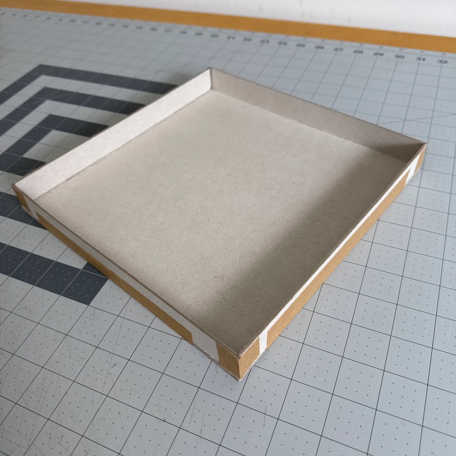 Finished valet tray structure