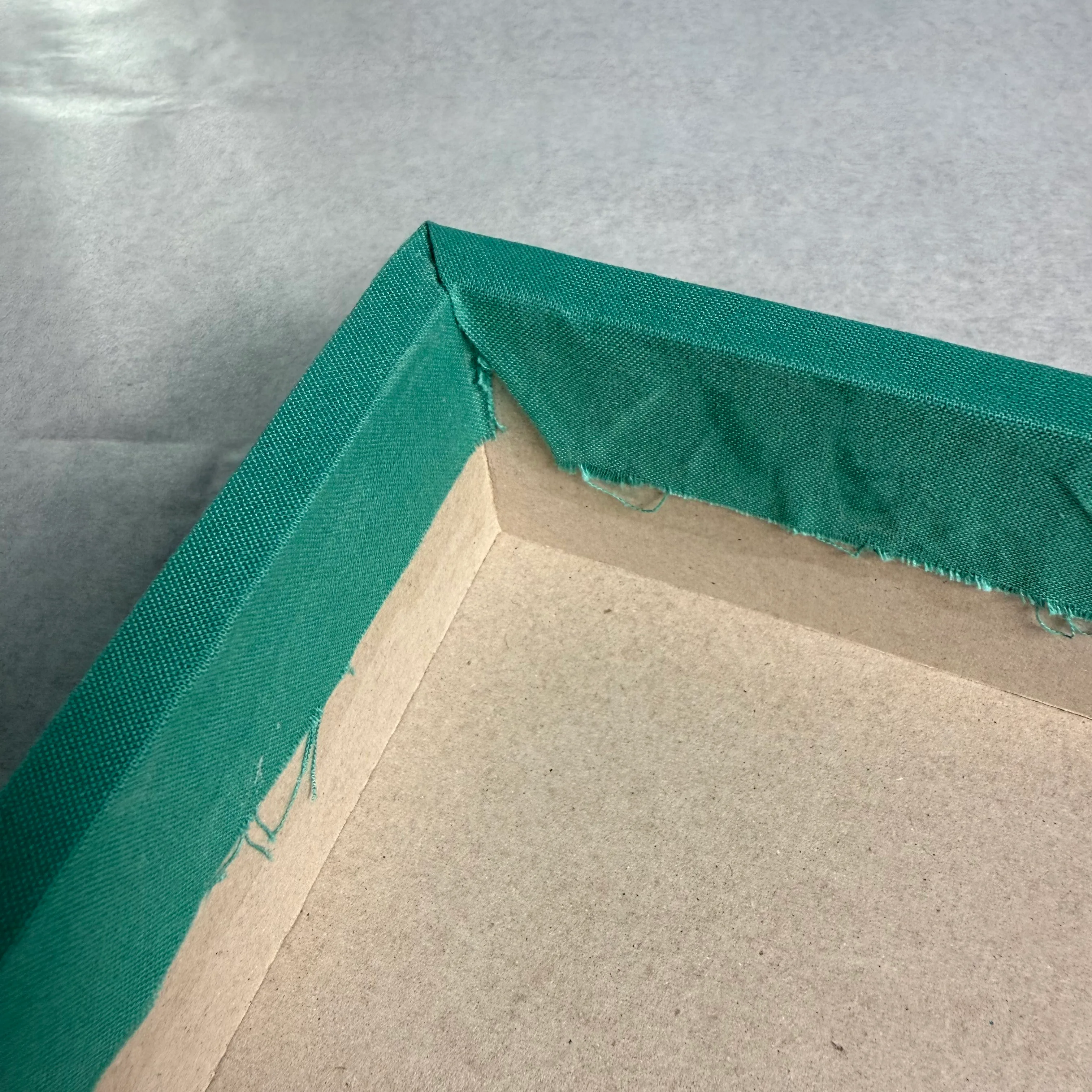 Preparing the wrapped container for lining panels