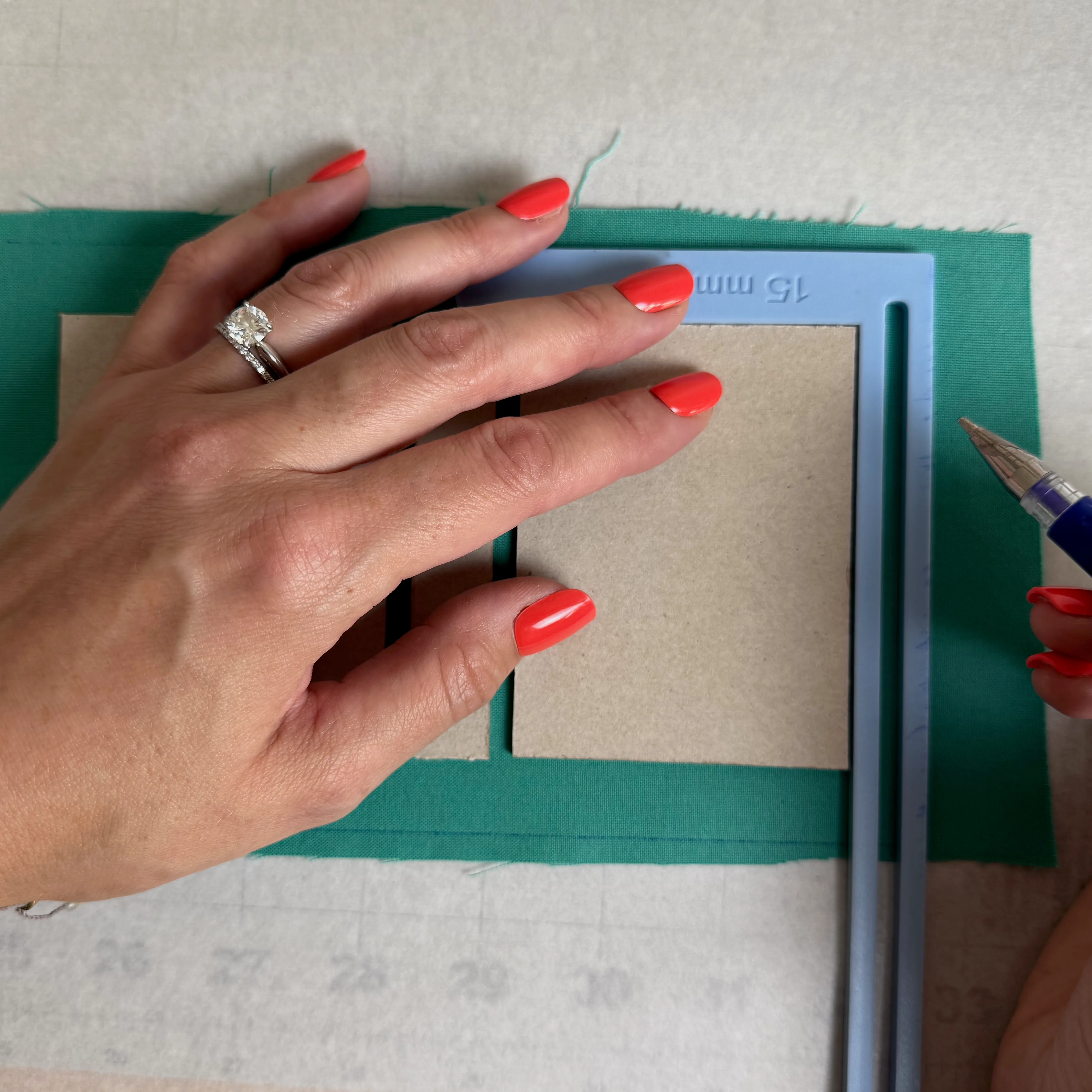 Measuring the fabric allowance around the hinge boards
